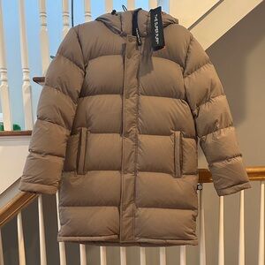 Aritzia Superpuff NWT size M